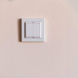 Shelly Shelly Wall Switch Adapter - Legrand Shelly adaptér Bluetooth