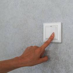 Shelly Shelly Wall Switch Adapter - Legrand Shelly adaptér Bluetooth