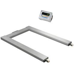 PCE Instruments Podlahová váha 1500 kg, rozlišení 500 g přes napájecí zdroj do zásuvky, 230 V, stříbrná/ocelová
