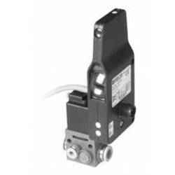 Pepperl+Fuchs SBL-8-H-900-IR-SL-V-Z-3110 reflexní světelný snímač, 223824, 24 V/DC (max), 1 ks
