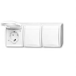 ABB 2CKA002084A0724 3násobný zásuvka s ochranným kontaktem IP44 čistě bílá (RAL 9010), bílá