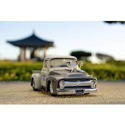 JADA TOYS model osobního automobilu Ford Street Fighter 1956 Ford Pickup s postavou Guile hotový model Model osobního automobilu