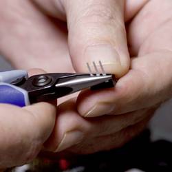 Knipex 34 22 130 pro elektroniku a jemnou mechaniku ploché jehlové kleště rovné chrom-vanadová ocel na kuličková ložiska 135 mm