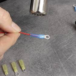 Quadrios 23C517 kulaté kabelové oko Průřez (max.)=1.5 mm² Ø otvoru=5.3 mm částečná izolace červená 50 ks
