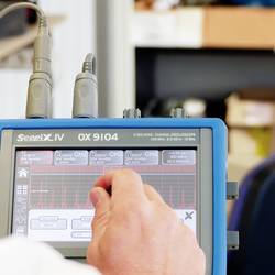 Metrix OX 9304 digitální osciloskop 300 MHz, 4kanálový, 2.5 GSa/s, 100 kpts, 12 Bit, s pamětí (DSO), ruční provedení, funkce multimetru, spektrální analyzátor,