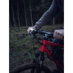 ArmyTek Wizard C2 WR Magnet White & Red LED čelovka, s magnetickým držákem, napájeno akumulátorem, 1100 lm, 3 h, 65 g