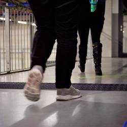 DEFENDER by Adam Hall kabelový můstek 866XP100BLK polyuretan černá Kanálů: 1 1005 mm Množství: 1 ks