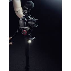 ArmyTek Wizard C2 Pro Nichia Magnet Warm LED ruční svítilna, s magnetickým držákem, napájeno akumulátorem, 1600 lm, 4680 h, 65 g