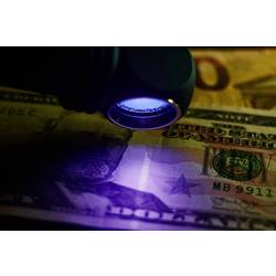 ArmyTek Wizard C2 WUV White & Ultraviolet LED čelovka, s magnetickým držákem, napájeno akumulátorem, 1100 lm, 3 h, 65 g