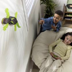 HexBots Wall Crawler Gecko RC robotická hračka