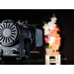 Eurolite LED akumulátorový reflektor AKKU THA-20PC TRC Theater-Spot sw teplá bílá až neutrální bílá 10 W