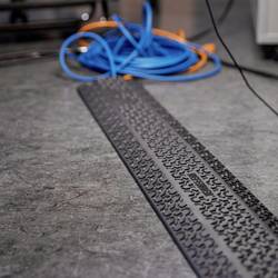 DEFENDER by Adam Hall kabelový můstek 866XP40BLK polyuretan černá Kanálů: 1 1005 mm Množství: 1 ks