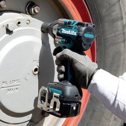 Makita MAKDTW701Z, DTW701RTJ aku rázový utahovák, 700 Nm, 18 V, 5 Ah, Li-Ion, vč. 2x aku, vč. nabíječky, kufřík
