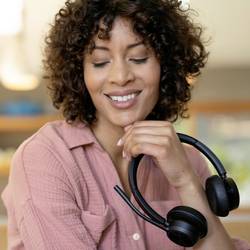 HP Poly Voyager 4320 USB-A Headset +BT700 Dongle Headset otevřená (On Ear) Bluetooth® stereo černá regulace hlasitosti, Vypnutí zvuku mikrofonu Počítače
