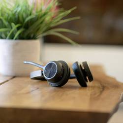 HP Poly Voyager 4320 USB-A Headset +BT700 Dongle Headset otevřená (On Ear) Bluetooth® stereo černá regulace hlasitosti, Vypnutí zvuku mikrofonu Počítače