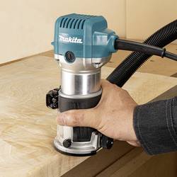 Makita multifunkční fréza , vč. příslušenství, 710 W, RT0702CX2J