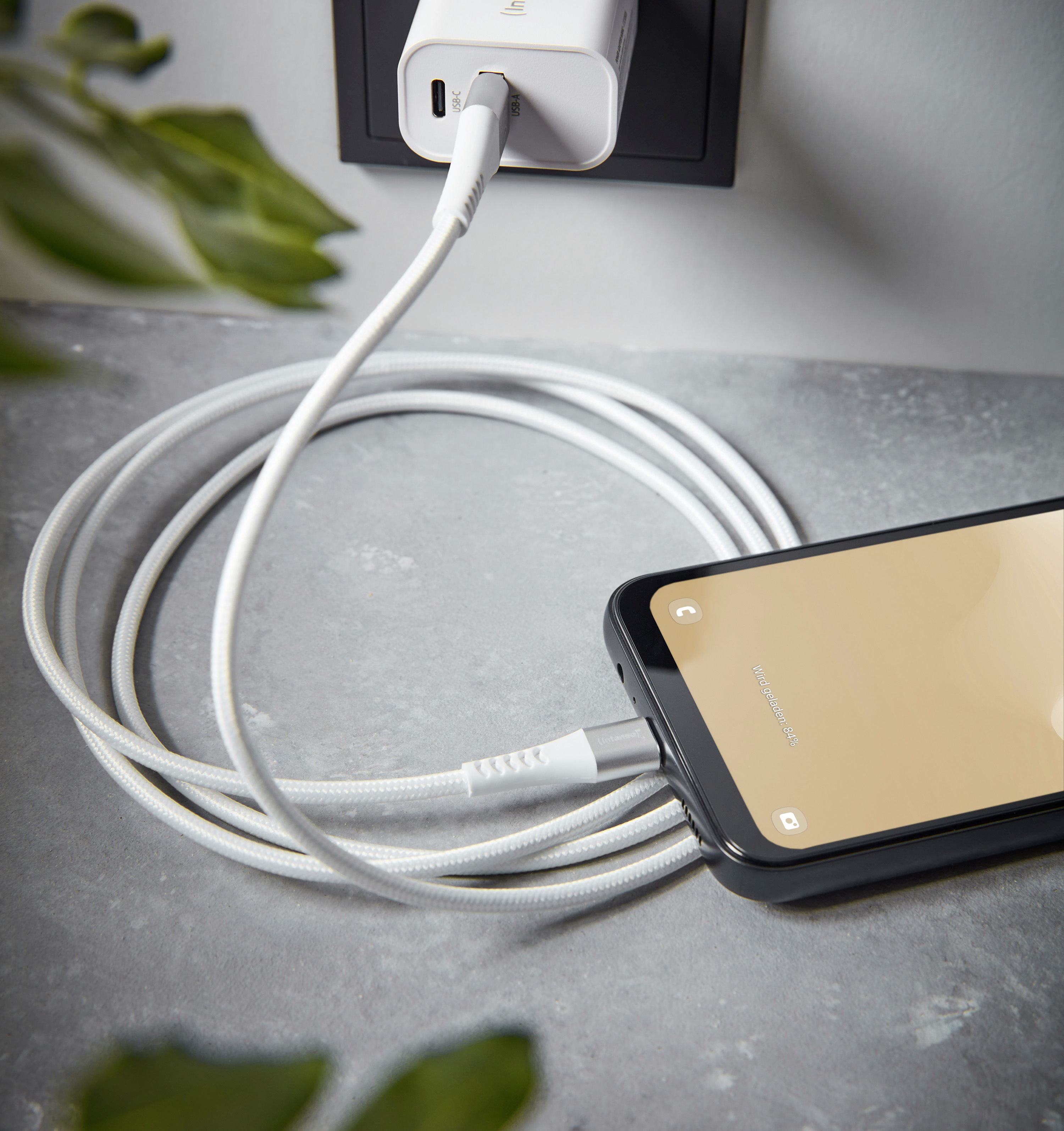 Intenso USB kabel USB 2.0 USB-A zástrčka, USB-C ® zástrčka 1.50 m bílá látkový potah 7901102