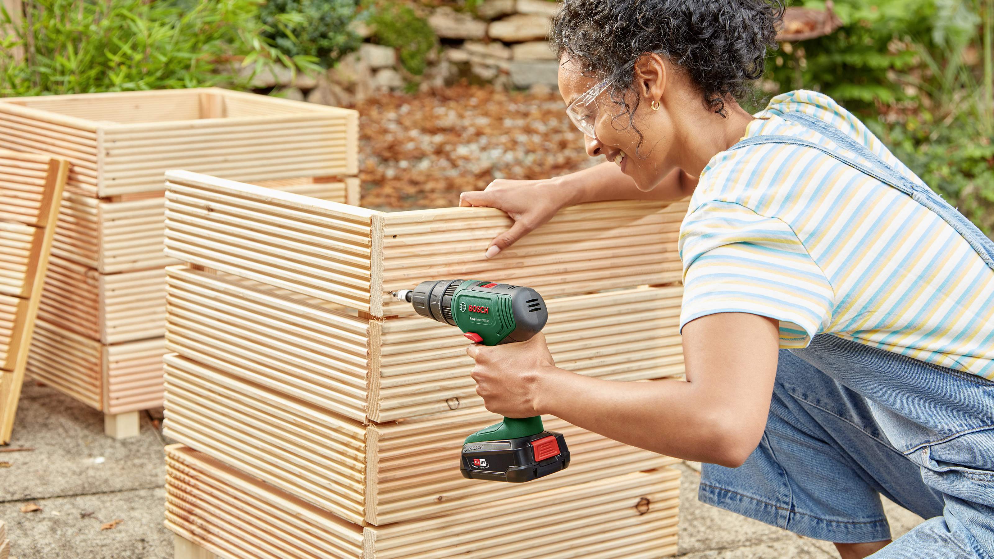 Bosch Home and Garden aku příklepový šroubovák, 18 V, 1.5 Ah Li-Ion vč. 2x aku, vč. nabíječky, kufřík, vč. příslušenství, 06039D810D