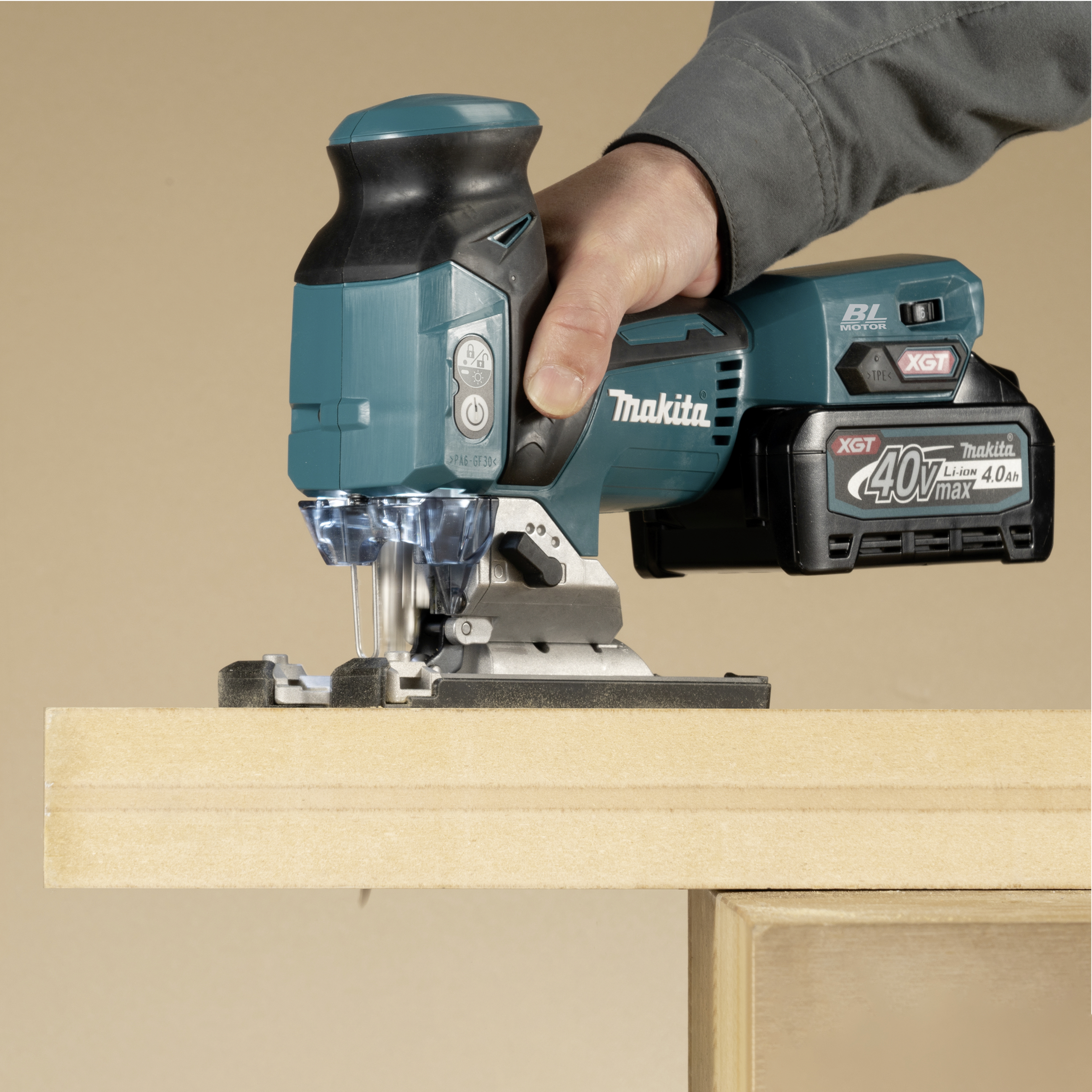 Makita JV001GZ akumulátorová kyvadlová tažná pila , bezkartáčové, bez akumulátoru, bez nabíječky, 700 W, 40 V, JV001GZ