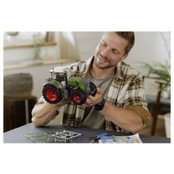 Revell 07827 model traktoru, stavebnice 1:20