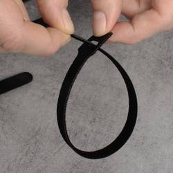 Quadrios 23CA185 kabelový manažer na suchý zip ke spojování háčková a flaušová část (d x š) 200 mm x 12 mm černá 10 ks