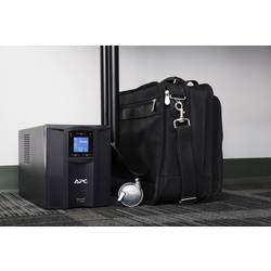 APC SMC1500IC UPS záložní zdroj 1440 VA