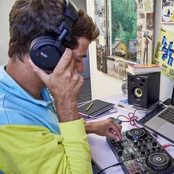 Hercules HDP DJ45 sluchátka uzavřená (Over Ear) kabelová černá složitelná DJ