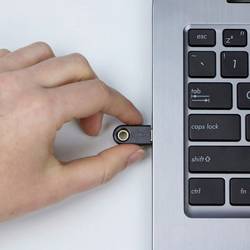 Yubico USB správce hesel YubiKey 5C černá/zlatá 5060408461488