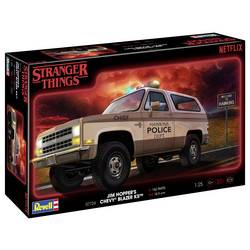 Revell 07724 Stranger Things Jim Hopper´s Chevy® Blazer K5™ model auta, stavebnice 1:25