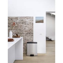 Curver Deco bin slim 254610 odpadkový koš, 65 l, (d x š x v) 480 x 480 x 615 mm, stříbrná, černá, otevírání pedálem, 1 ks