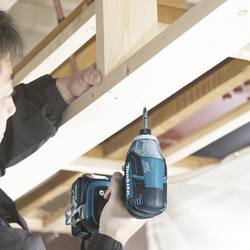 Makita;DTS141RTJ- aku příklepový šroubovák;vč. 2x aku, vč. nabíječky