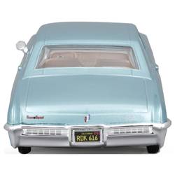 Maisto Buick Riviera ´65 1:24 model auta