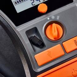 Osram Automotive TYREinflate 6000, OTIR6000, kompresor, 5.5 bar, automatické vypnutí, digitální displej, s pracovní lampou, s funkcí powerbanky, nabíjecí, 12 a
