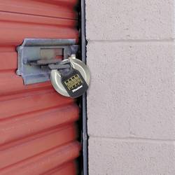 Master Lock P23615 visací zámek 70 mm zámky se stejným klíčem stříbrná, černá