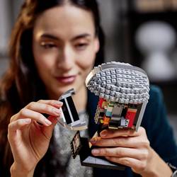75328 LEGO® STAR WARS™ Přilba na mandalorián