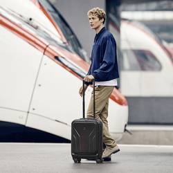 Wenger pevný kufr na kolečkách Amplix Hardside Carry-On černá