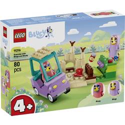 11216 LEGO® Bluey Omas s Bingo a Bluey; hračka s autem na hraní, s postavením a s postavičkami z řady TV