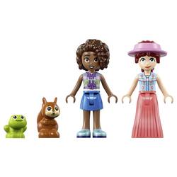 42690 LEGO® FRIENDS Sada se 2 hracích figurkami, mroštem a veverkou