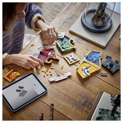 76462 LEGO® HARRY POTTER™ Hogwarts™, domácí pláky; stavební hračky; vnitřní dekorace pro výstavní účely