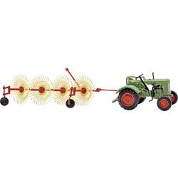 Busch 54155 H0 model zemědělského stroje Fendt F 15 Zeitový ross s Betz Spinne BS4
