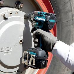 Makita DTW701RTJ, DTW701RTJ aku rázový utahovák, 700 Nm, 18 V, 5 Ah, Li-Ion, vč. 2x aku, vč. nabíječky, kufřík