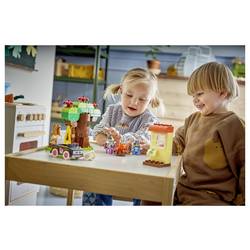 10469 LEGO® DUPLO Bluey Včetně pizzy s muffinem a blueyem; hračky s autem na hraní, stromem, houpačkou a 2 figurkami