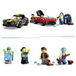 60497 LEGO® CITY Humterstrasse s 2 hračkami, otáčejícími se kartáči, vodními pelety a vysavačovou stanicí