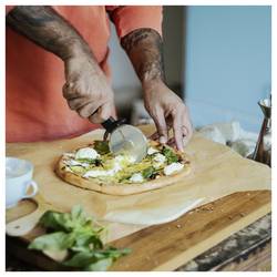 Fiskars 1079963 kráječ na pizzu černá/oranžová Délka 198 mm